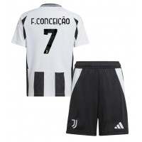 Camisa de Futebol Juventus Francisco Conceicao #7 Equipamento Principal Infantil 2024-25 Manga Curta (+ Calças curtas)